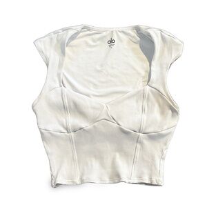 Alo Yoga Top Women's M White Ribbed Sweetheart Short Cap Sleeves Crop Built-In